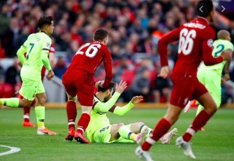 Robertson, Messi