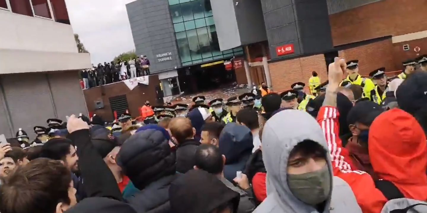 Liverpool, Manchester United
