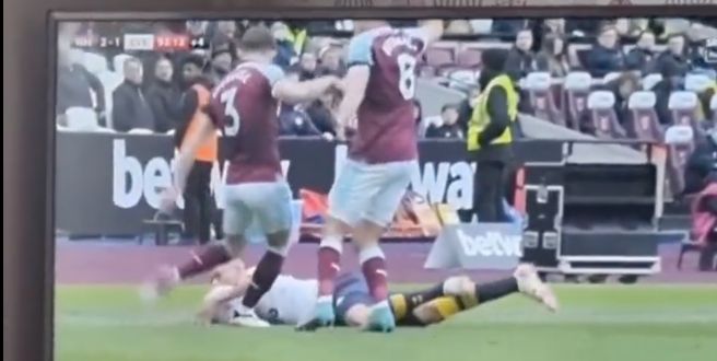 Liverpool, Cresswell, Richarlison