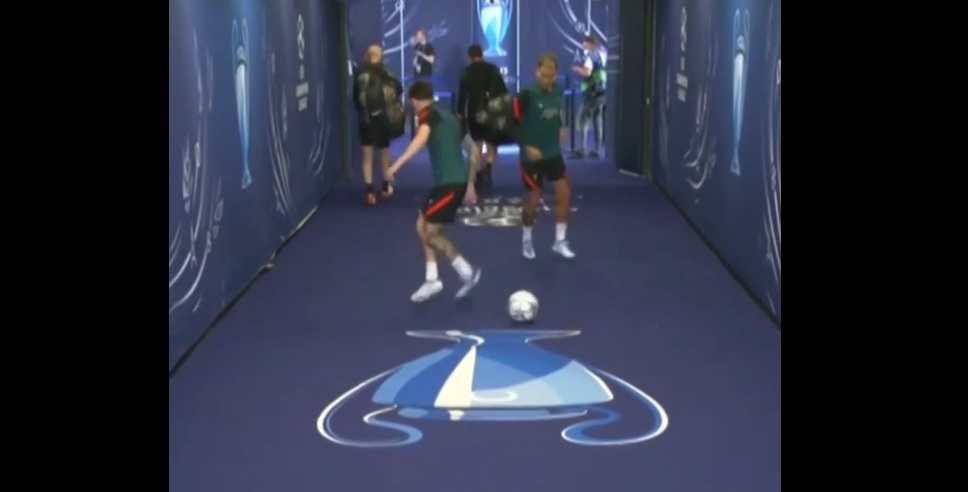 Firmino, Tsimikas