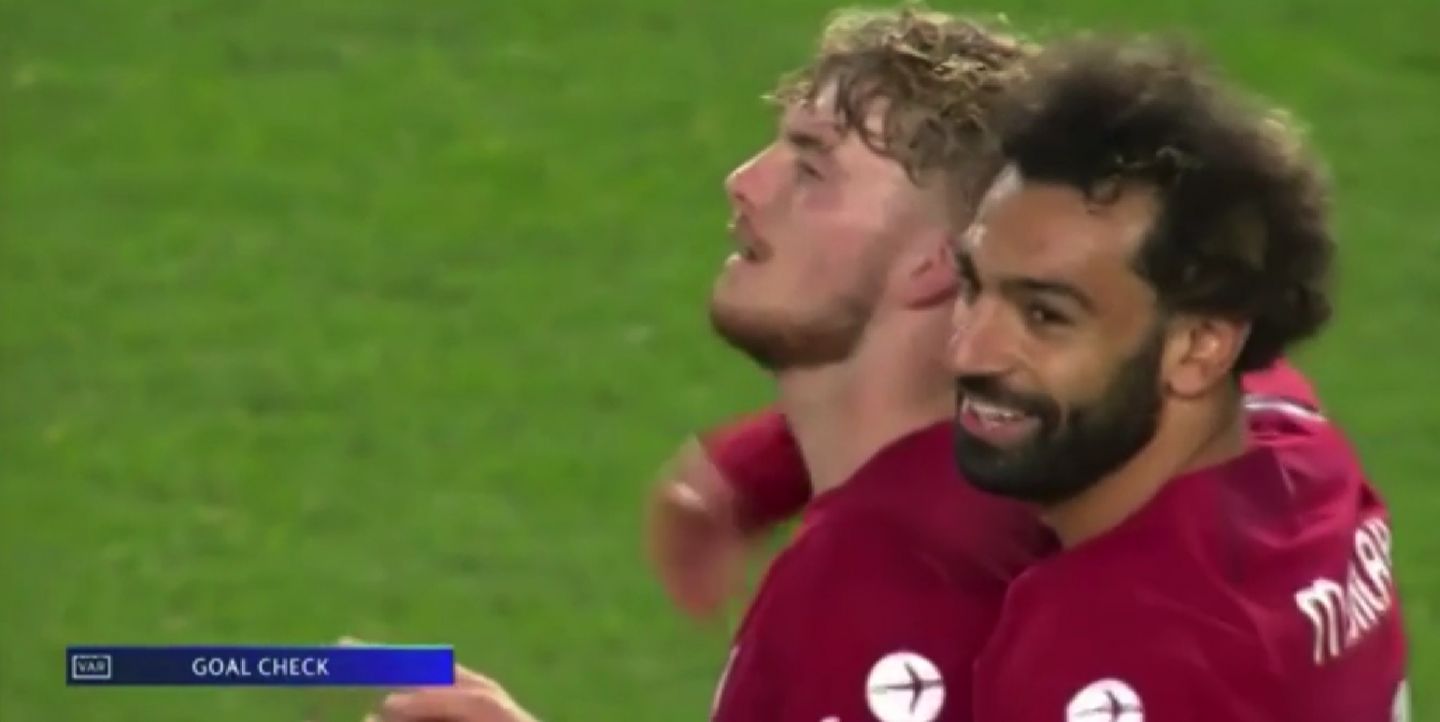 Elliott, Salah
