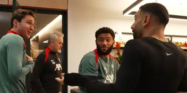 Mo Salah and Federico Chiesa argue over who cooks dinner