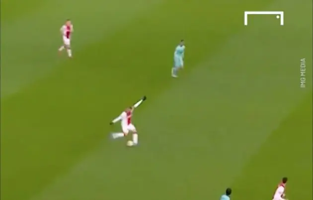 Jordan Henderson registered a sublime assist for Ajax