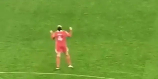 Van Dijk celebrates Mo Salah's penalty