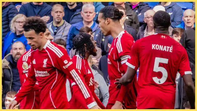 Jeremie Frimpong celebrates with Virgil van Dijk against Everton