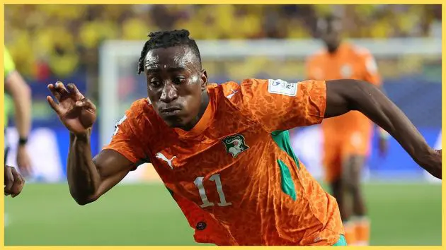 Liverpool-linked Yan Diomande dribbles during Ivory Coast game at the World Cup.